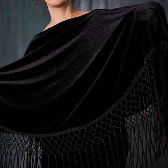 Vintage 70's Black Velvet Cape With Long Fringe - Picture 5 of 6